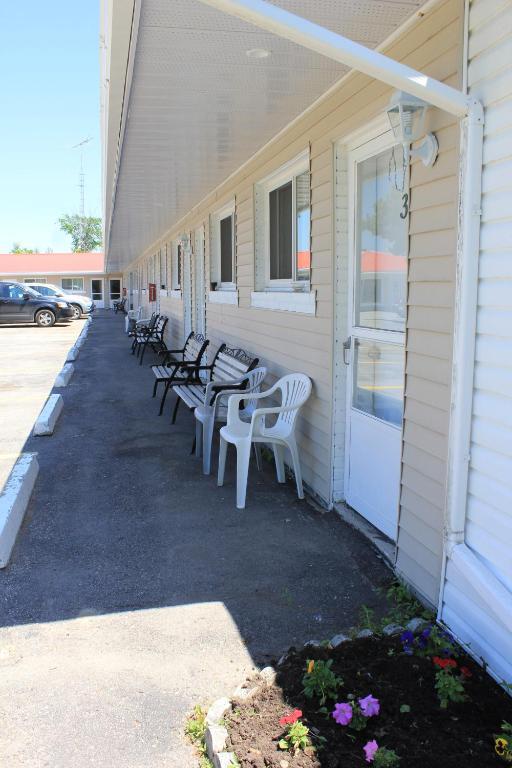 Blue Jay Motel Peterborough Ngoại thất bức ảnh