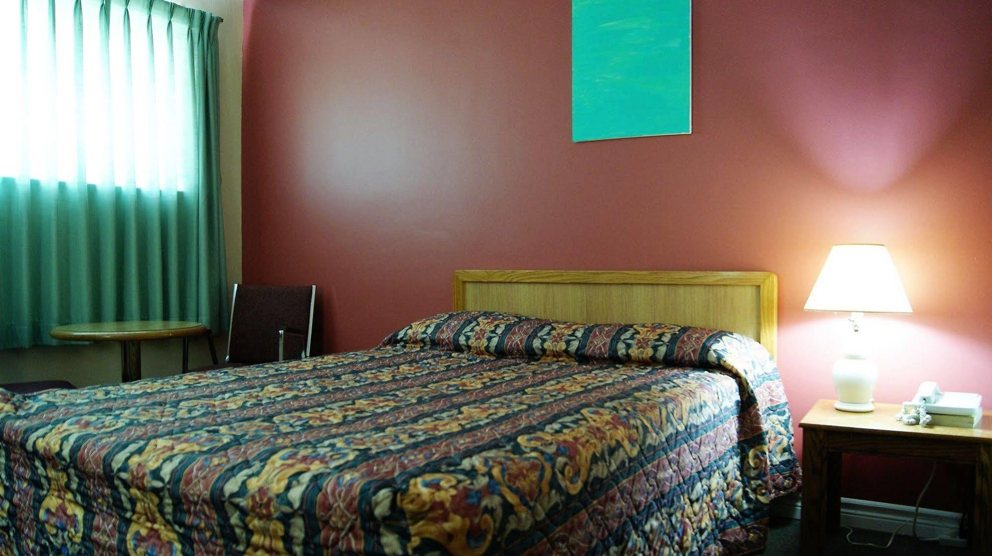 Blue Jay Motel Peterborough Ngoại thất bức ảnh